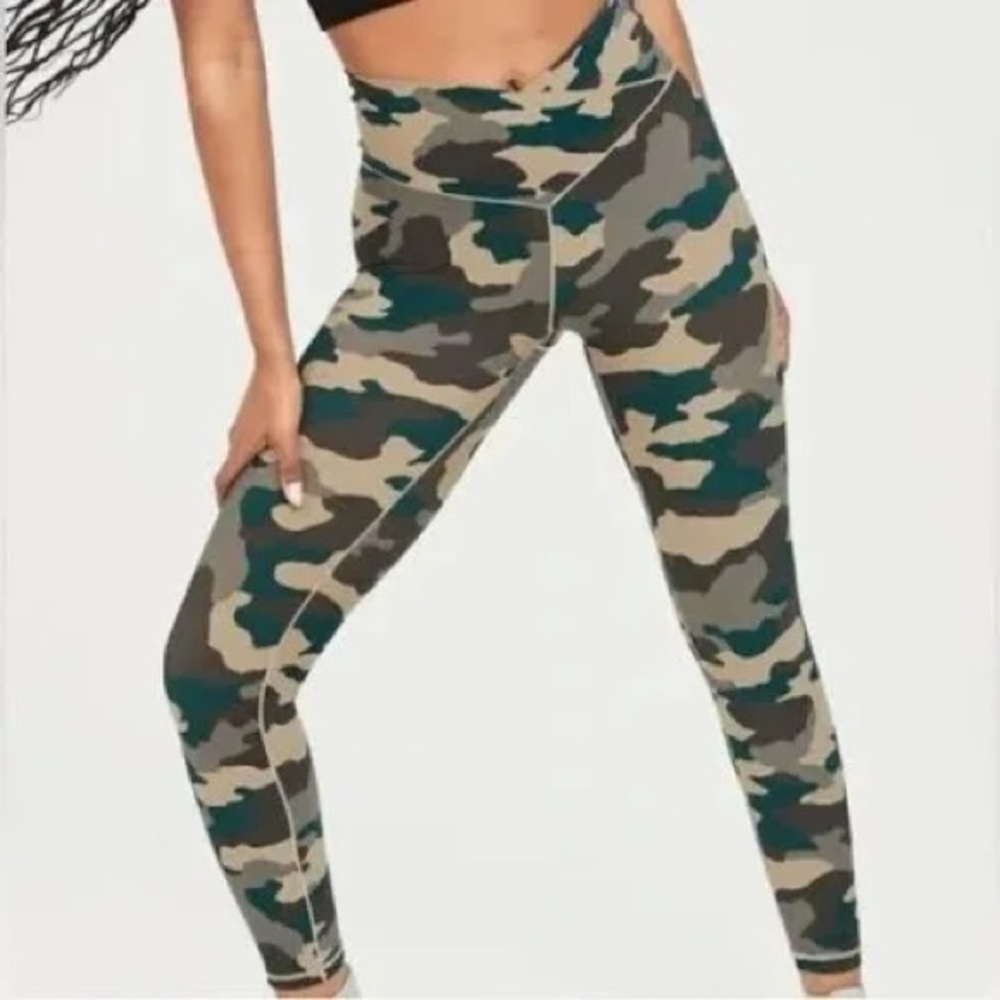 Aerie Camo Print High-Waisted Leggings